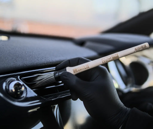 Valet Pro Small Wooden Handle Dash Brush (Chemical Resistant) BRU2