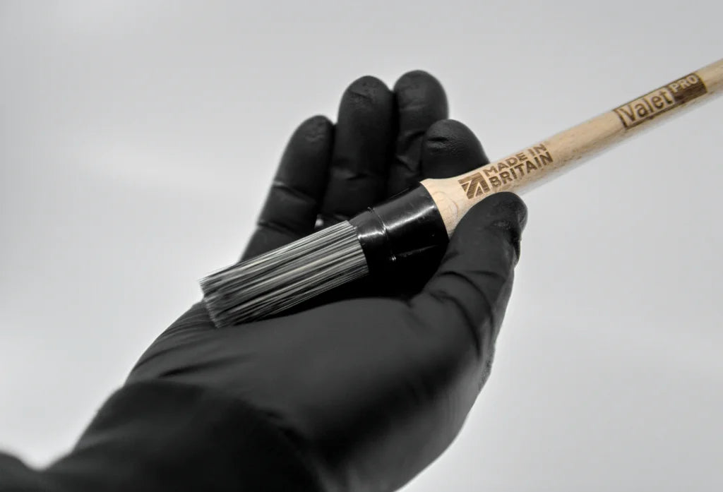 Valet Pro Small Wooden Handle Dash Brush (Chemical Resistant) BRU2